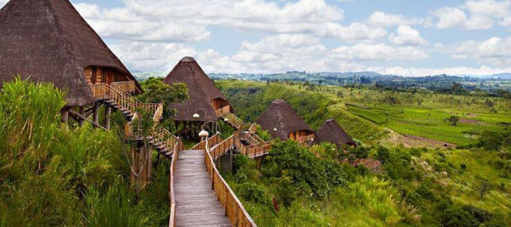 Outdoor walkway - Image 2