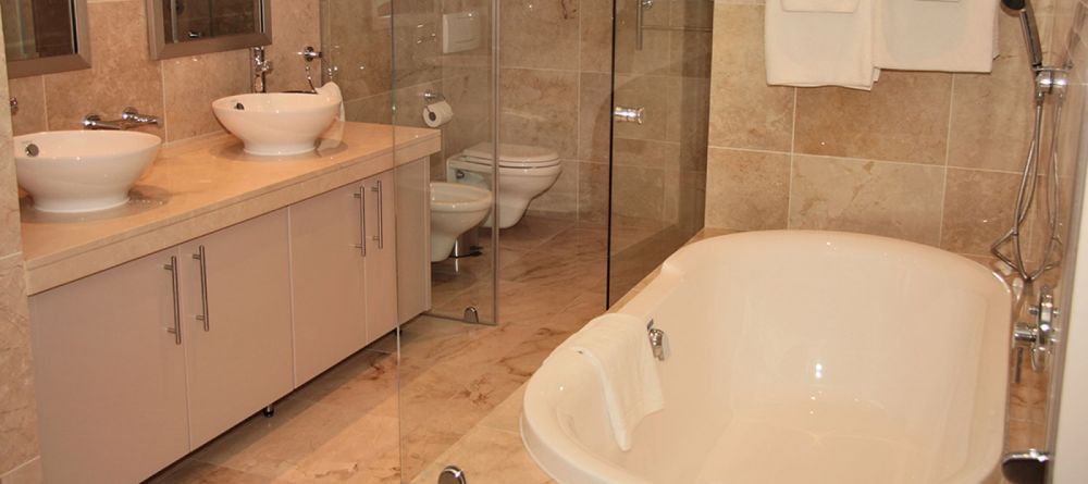 Waterfront Village Bathroom - Image 7