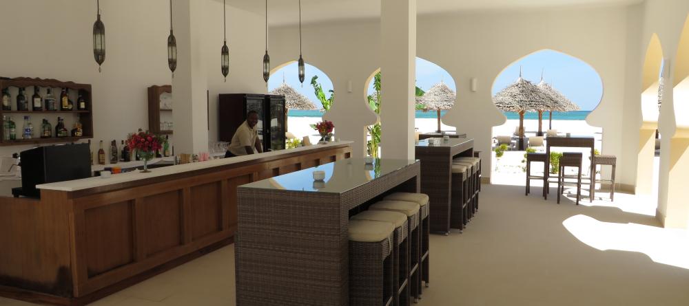 Refresh yourself at the elegant bar located right on the beach at Gold Zanzibar Beach House & Spa, Zanzibar, Tanzania (Mango staff photo) - Image 6