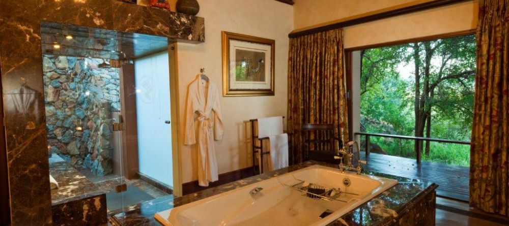 The bathroom at Mateya Safari Lodge, Madikwe Game Reserve, South Africa - Image 14