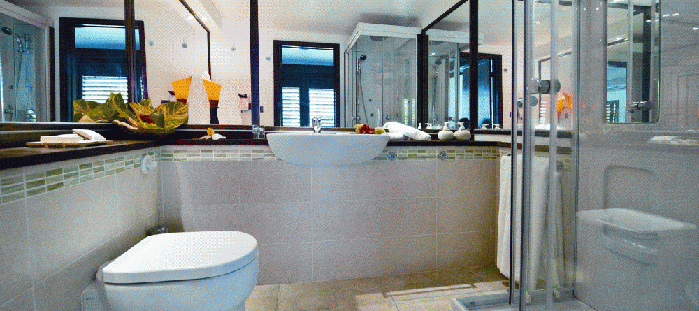 A bathroom at New Emerald Cove, Praslin, Seychelles - Image 5