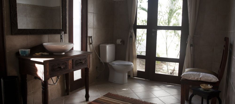 Bathroom at Kandili Villa, Zanzibar, Tanzania - Image 8