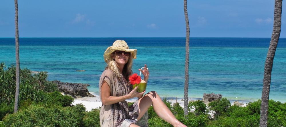 Poolside drinks at Matemwe Retreat, Zanzibar, Tanzania - Image 6