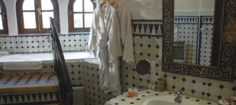 Bathroom - Image 7