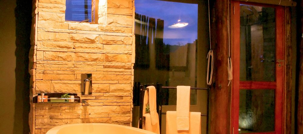 Bathroom at Shamwari Bayethe Tented Lodge, Shamwari Game Reserve, South Africa - Image 7