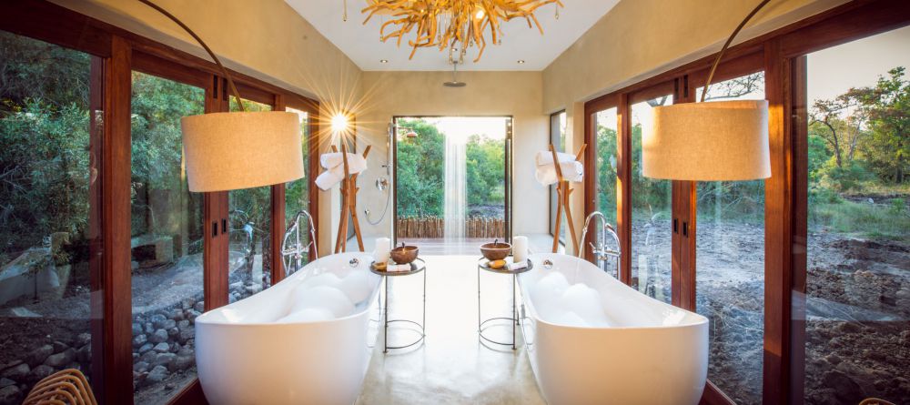 Luxury Villa Bathroom - Image 10