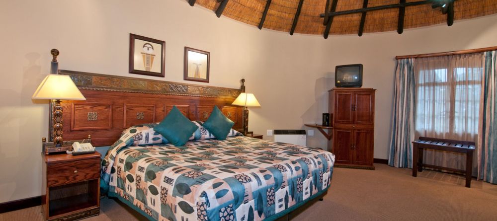 Cathedral Peak Hotel, Drakensberg Mountains, South Africa - Image 2