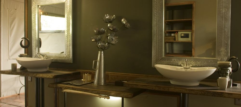 Bathroom at Chitabe Camp, Moremi Game Reserve, Botswana - Image 3