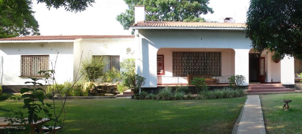 Cluny Lodge exterior - Image 2