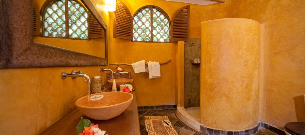 Bathroom at Waterlovers, Diani Beach, Kenya - Image 8