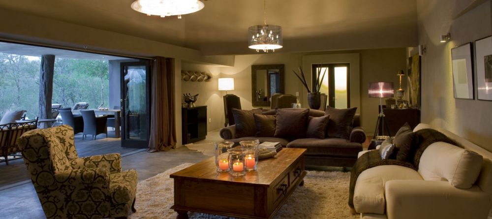 The spacious lounge at Chitwa House, Sabi Sands Game Reserve, South Africa - Image 3