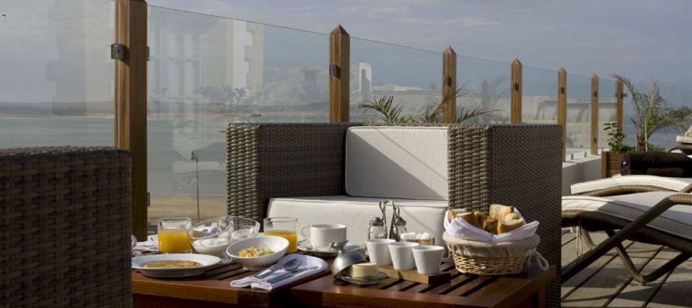 Villa de l'O breakfast on the deck - Image 1