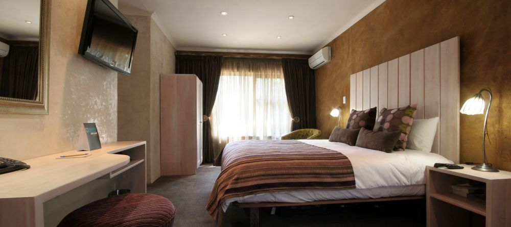 Executive Suite 1A at African Rock Hotel - Image 8