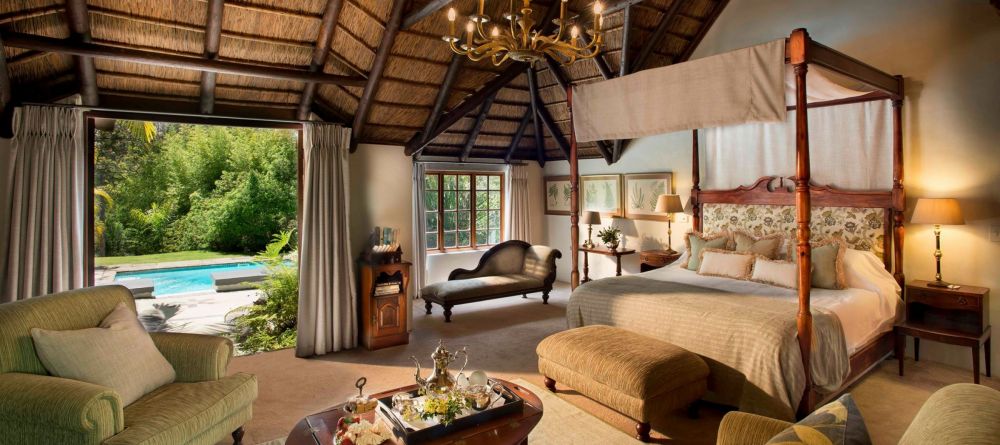 Family pool suite - Image 9