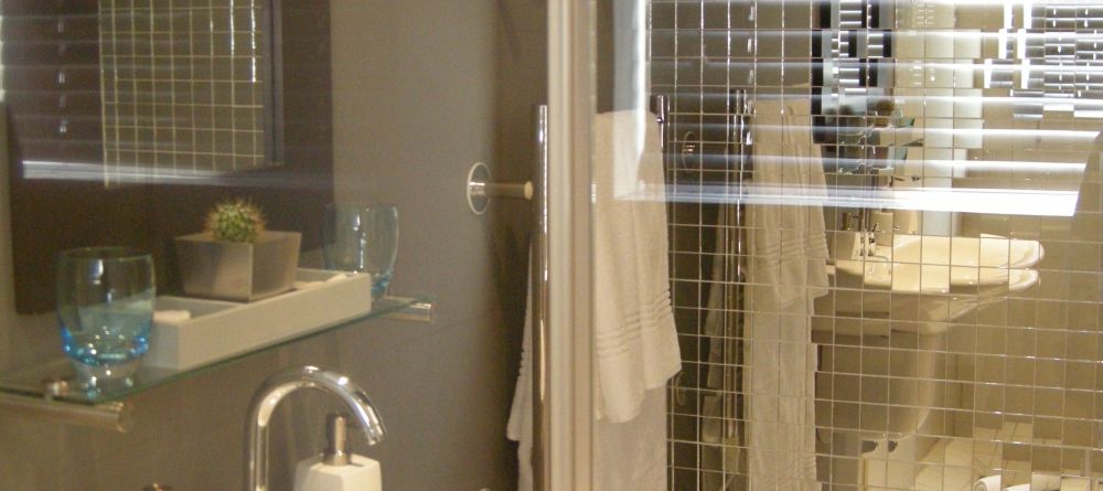 Four Rosmead Bathroom - Image 1