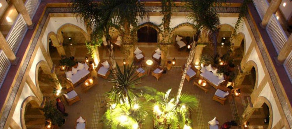 Palais Heure Bleue outdoor dining - Image 6