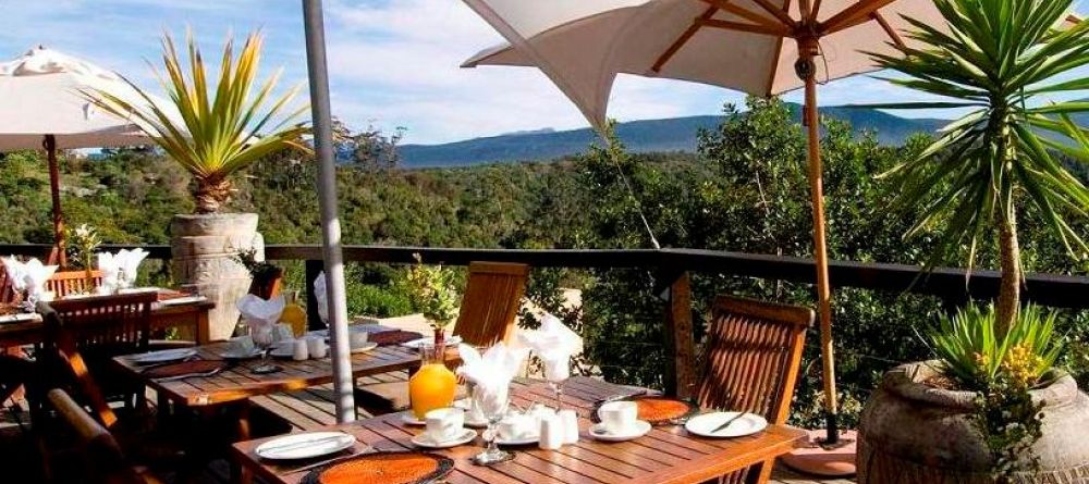 Hog Hollow Breakfast Deck - Image 4