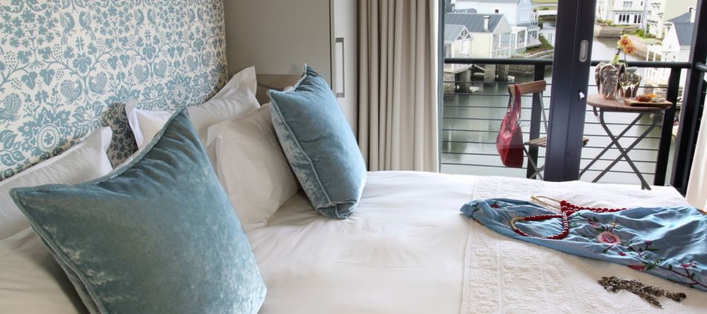 Turbine Hotel Room with a view - Image 3