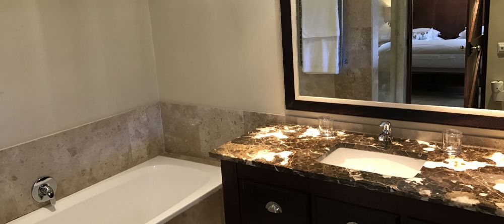 La Petite Dauphine - Brian Huggins - Mango African Safaris - Image 5