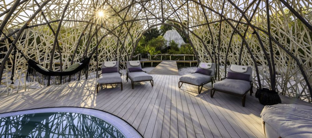 Inside the dome - Image 10