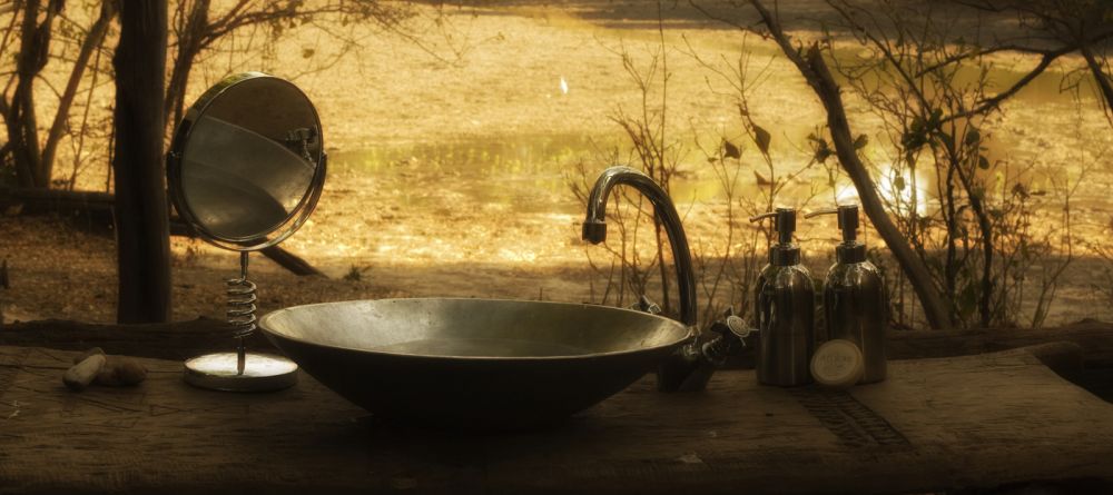 Bathroom at Kanga Camp, Mana Pools National Park, Zimbabwe - Image 4
