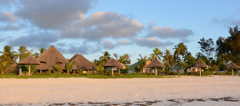 Kisiwa on the Beach - Image 6