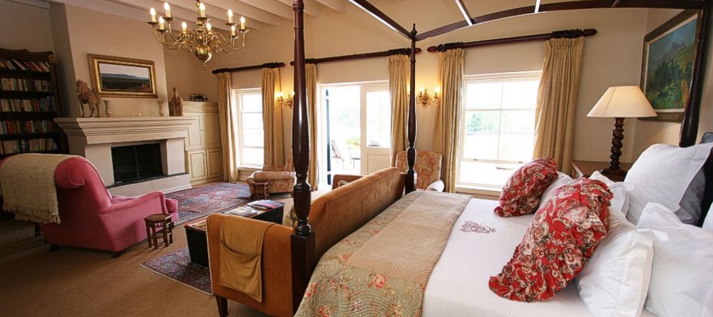 Kurland Hotel Room - Image 2