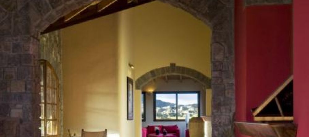 Le Relais de la Reine Entrance - Image 3