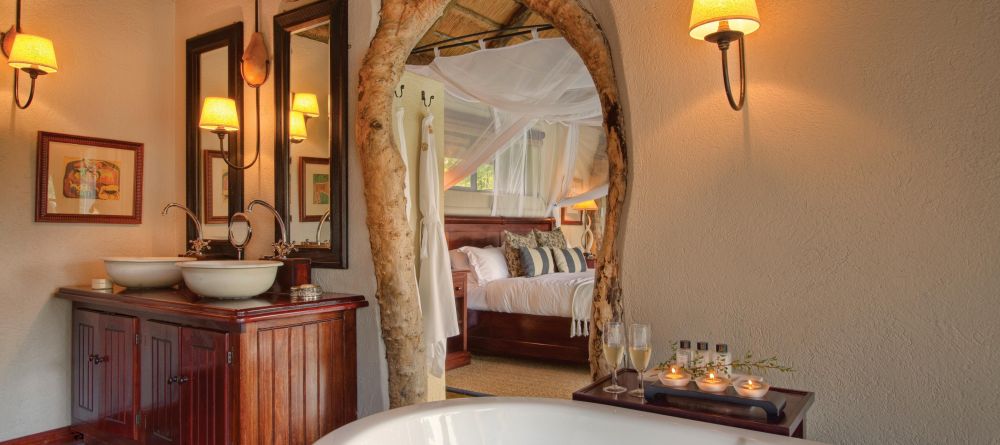 The bathroom in a guest suite at Leopard Hills Safari Lodge, Sabi Sands Game Reserve, South Africa - Image 4