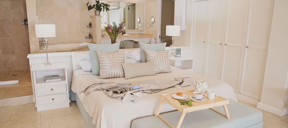 Last Word Hotel Long Beach Elegant Suite - Image 2