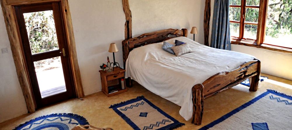 One of three guestrooms at Mara House, Masai Mara National Reserve, Kenya - Image 15