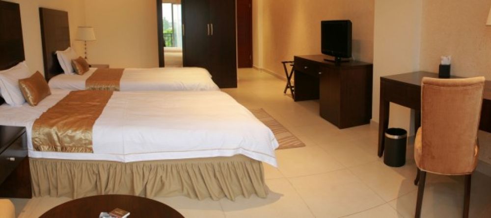 Mikhael's Hotel Junior Suite - Image 4