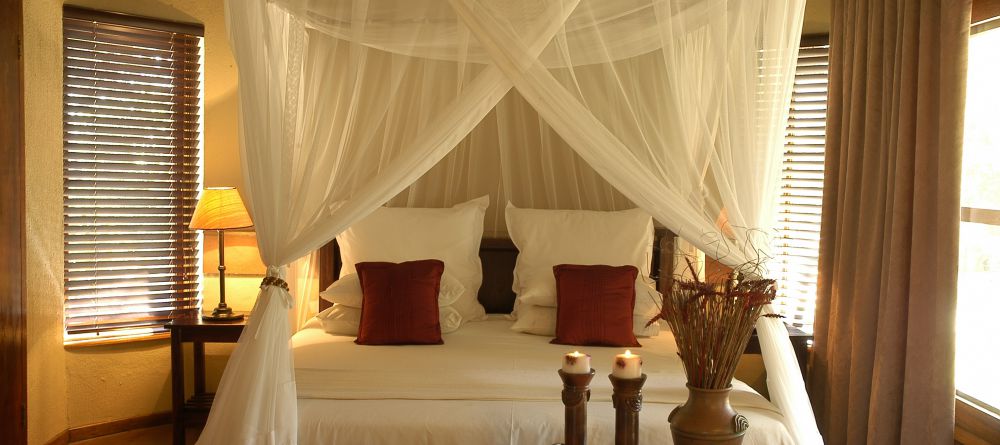 N'Kaya  Lodge - Bedroom - Image 2