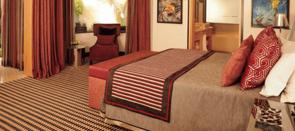 No5 Boutique Art Hotel - guest room - Image 2