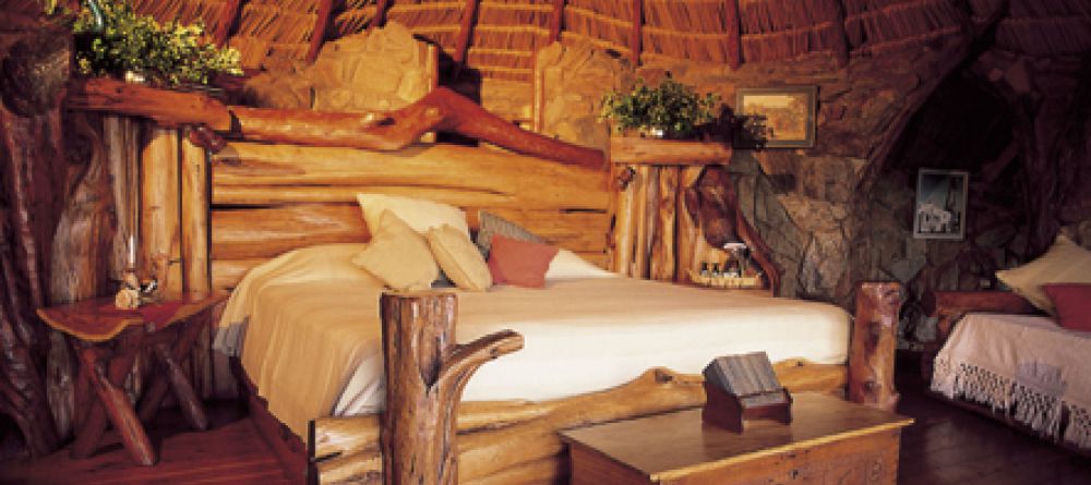 Ol Malo Bedroom - Image 1