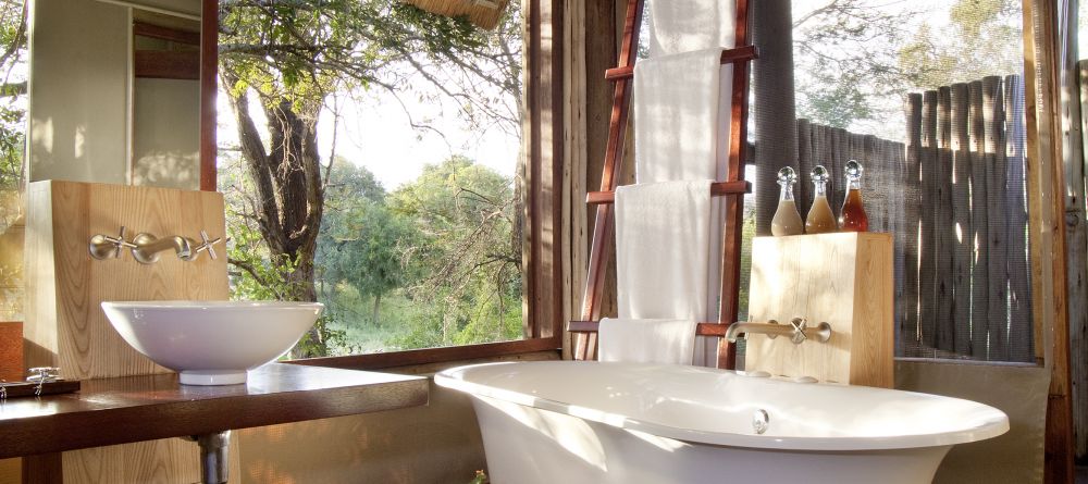 Rhino Post Safari Lodge - Bathroom - Image 9