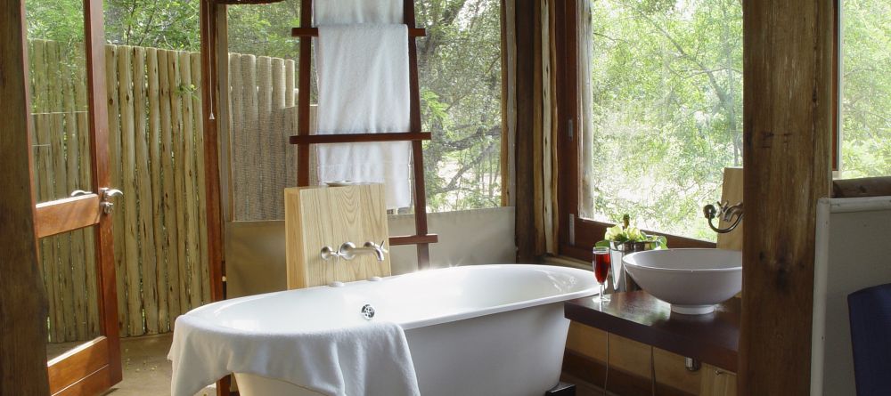 Rhino Post Safari Lodge - Bathroom Image # 2 - Image 10
