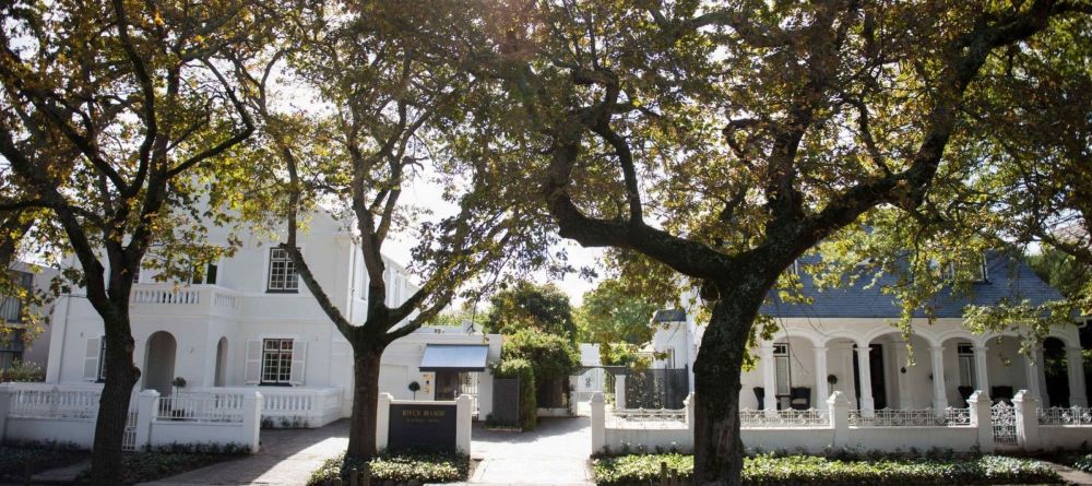 river-manor-boutique-hotel-exteriors-entrance - Image 8