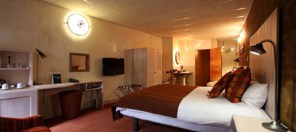 Room 6 at the African Rock Hotel - Image 3