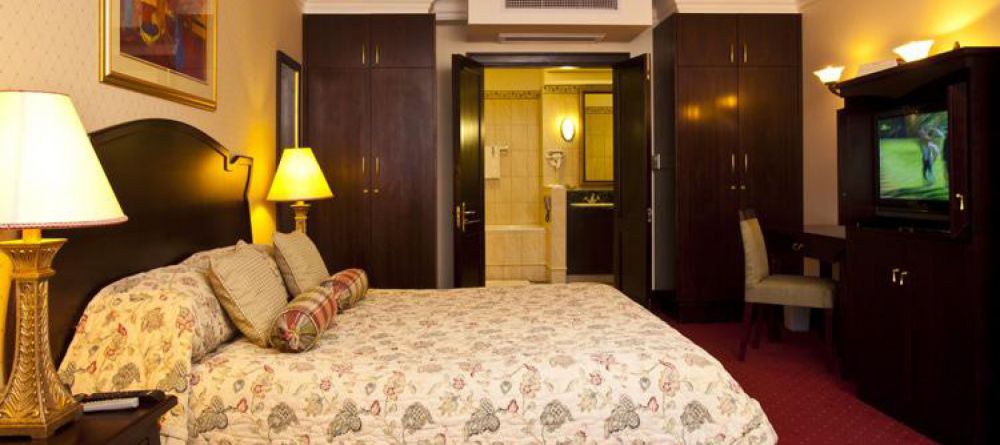 Safari Court Hotel - Image 2