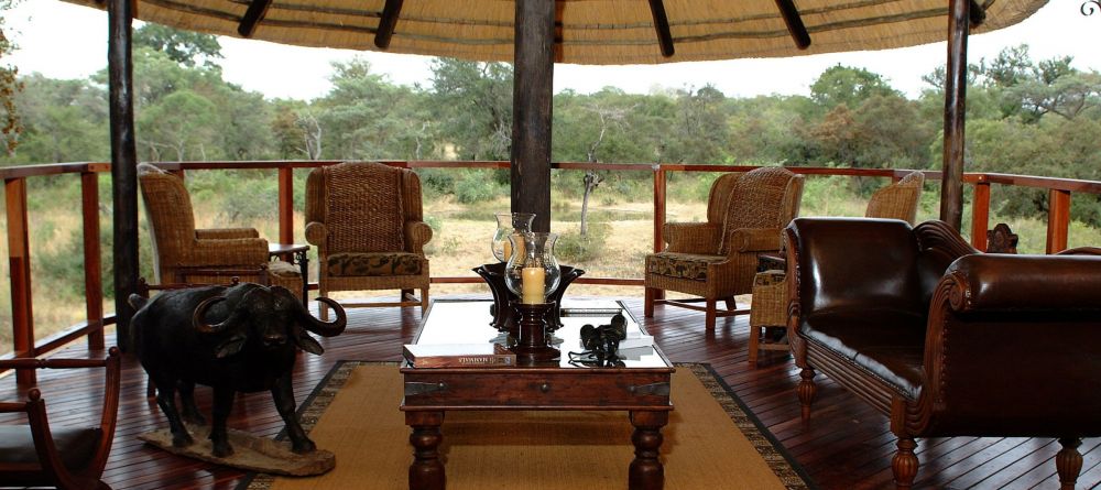 The open-air lounge at Shumbalala Game Lodge, Thornybush Game Reserve, South Africa - Image 4