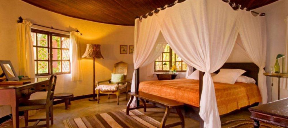 Sosian Lodge Bedroom - Image 5