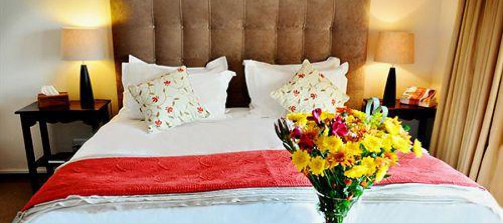 Supertubes Guesthouse Luxury Room - Image 4