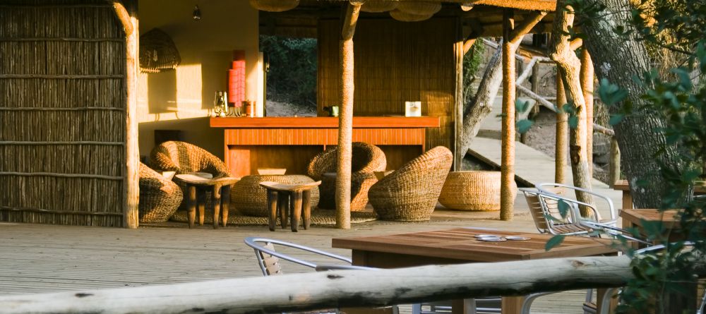 Thonga Beach Lodge - Bar in the Afternoon - Image 7