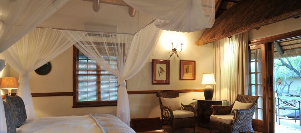 Thornybush Waterside Lodge - Bedroom - Image 5