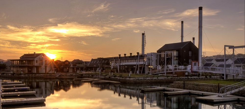 Turbine Hotel Exterior at Dusk - Image 1