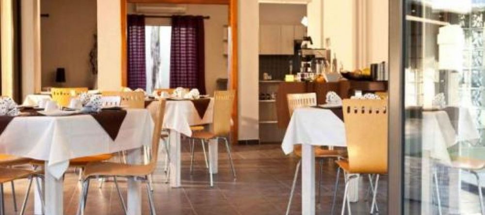 Villa Violet dining - Image 2