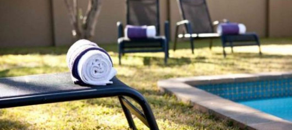 Villa Violet pool vignette - Image 3