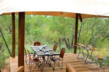 Outdoor dining at Little Garonga, Kruger National Park