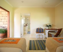 Twin bedroom at Hogmead, Nairobi, Kenya